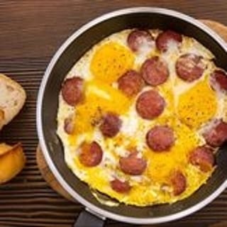 Sucuklu Yumurta