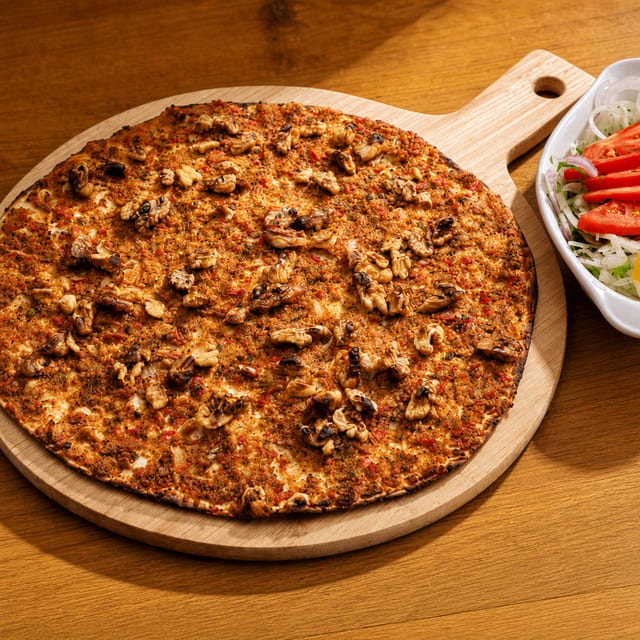 Lahmacun with walnuts.